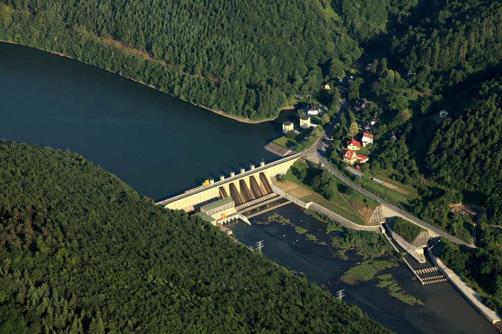 Noclegi Restauracja Piwnica Rycerska Kęty Exterior foto